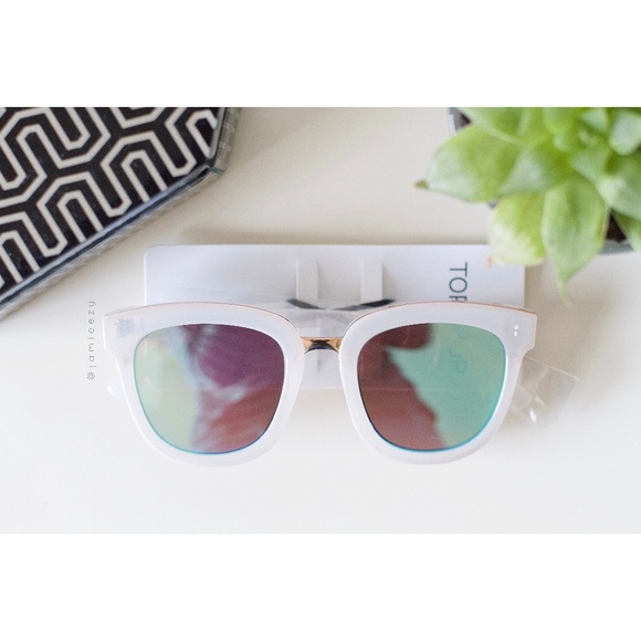 Topshop | NWT Mirrored Lens Round Sunnies - Picture 2 of 8